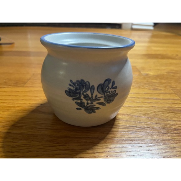 Vintage‎ 70s Pfazltgraff  Yorktowne Blue Floral  Small Honey Pot No Lid Mint - Picture 1 of 3
